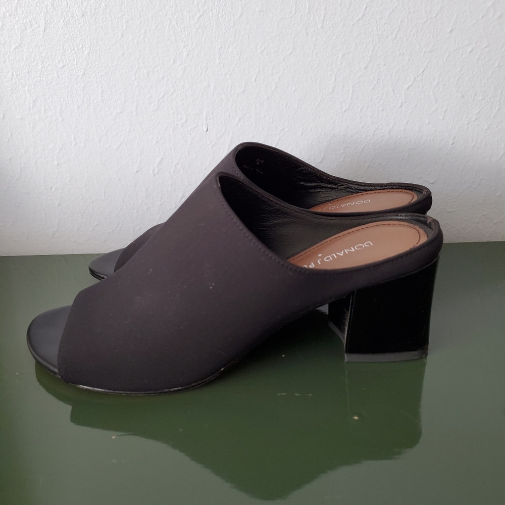 Donald J. Pliner Ellis-D Mules